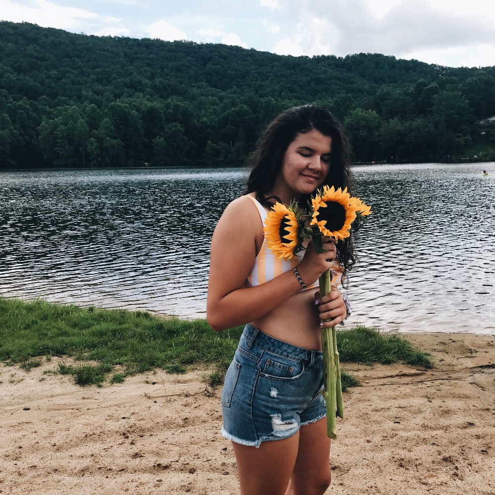 Meet your Posher, Hannah